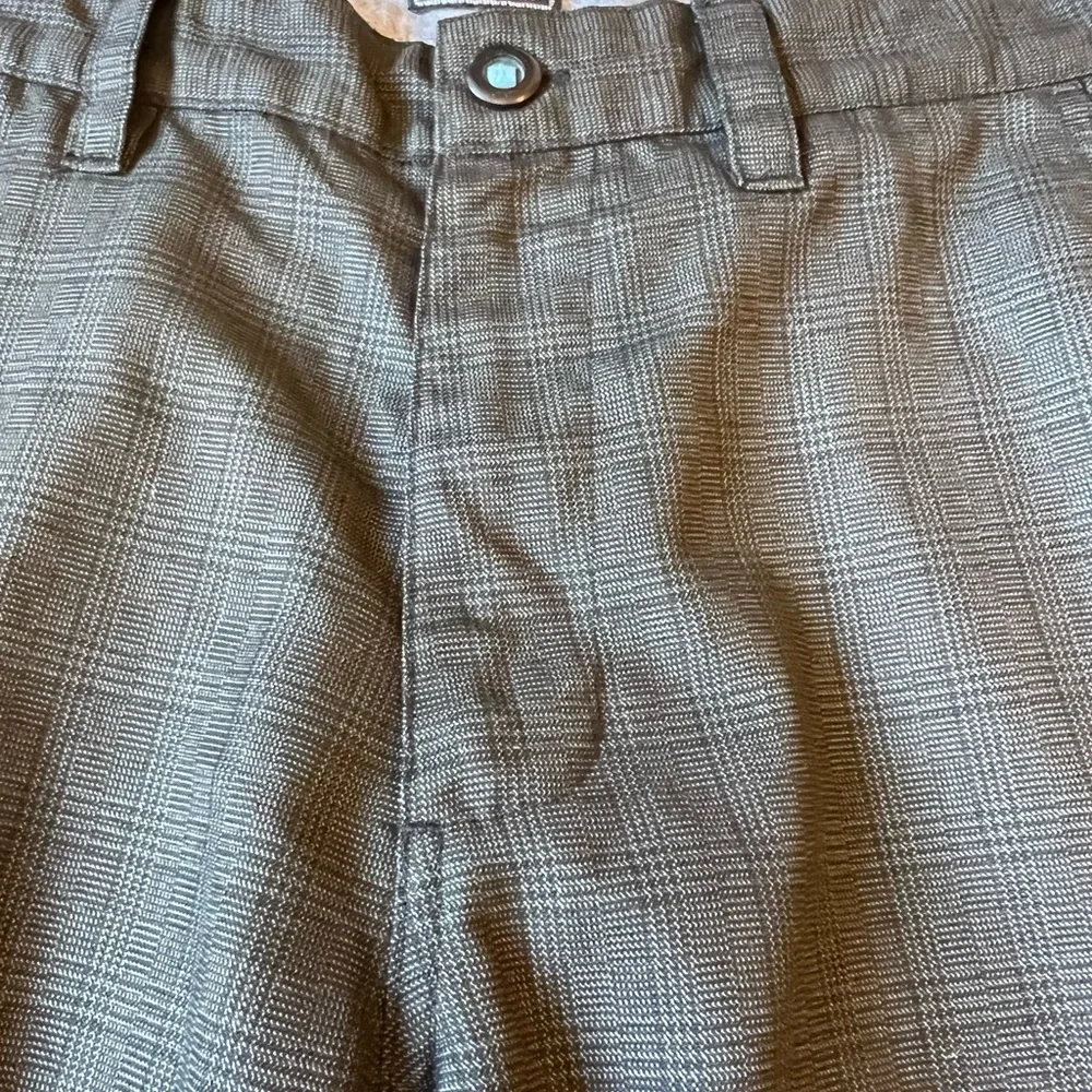 Matix black and gray‎ plaid flat front shorts size 31
